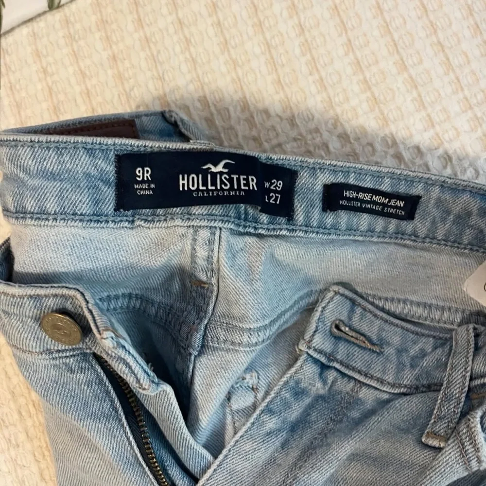 Hollister Distressed High-Rise Mom Jean | 9/29 - Picture 2 of 3